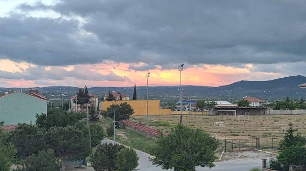 UŞAK KARAHALLI DERE KÖYÜ 542 M² KARGİR 2 KATLI EV VE ARSASI SATILIKTIR - UŞAK KARAHALLI fotoğraf 5